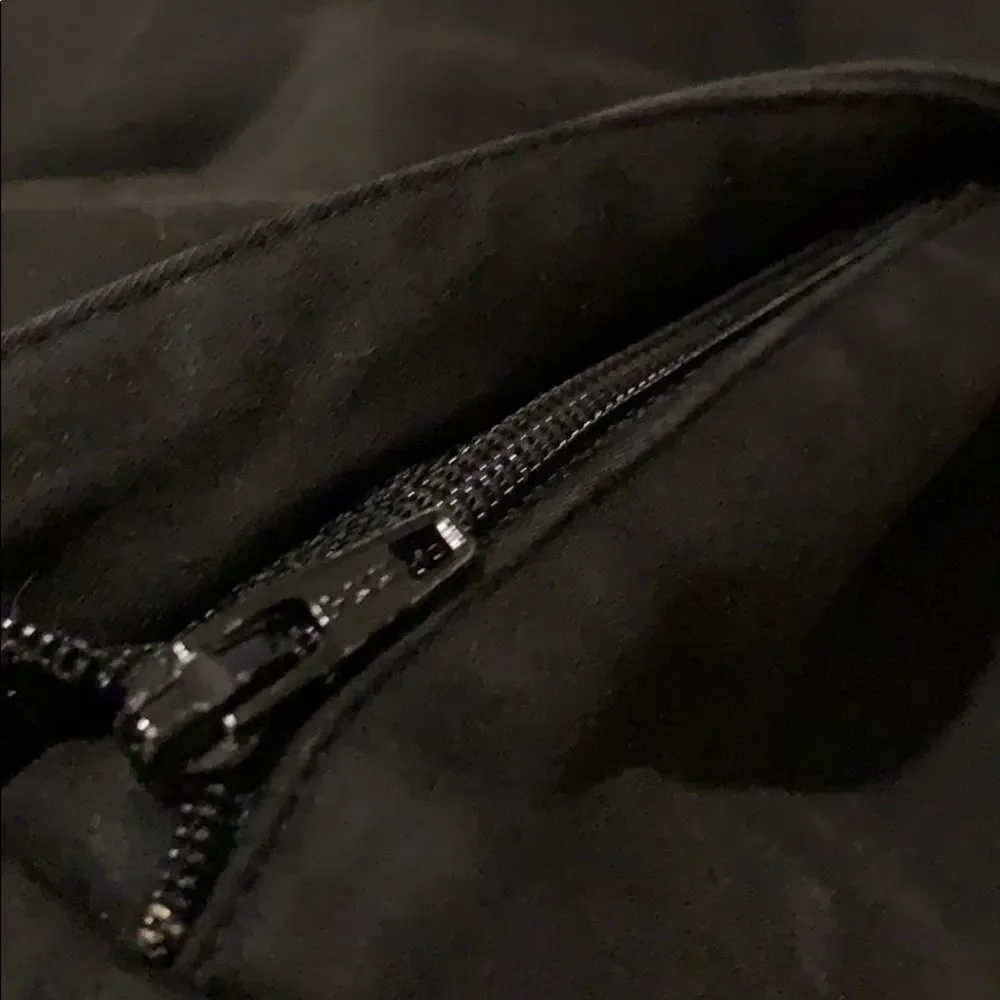 Burberry Authentic women’s long shorts. Size 10 - Picture 16 of 17